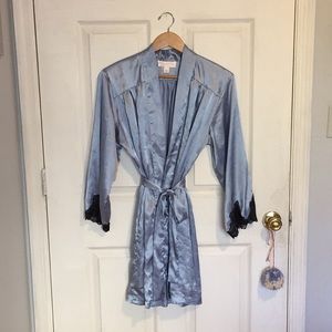 Silky Oscar de la Renta Robe